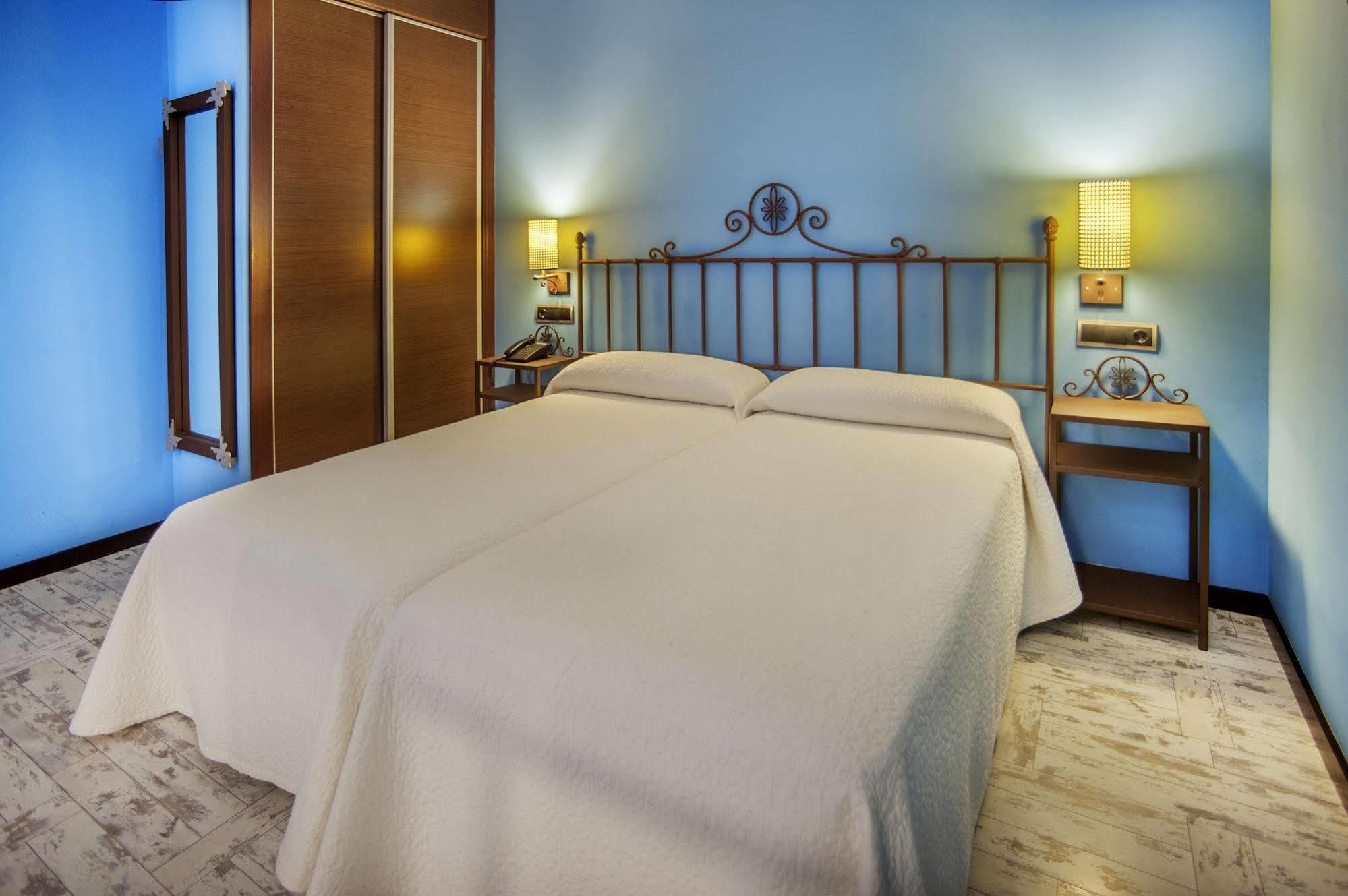 Hotel Moya Honrubia Εξωτερικό φωτογραφία
