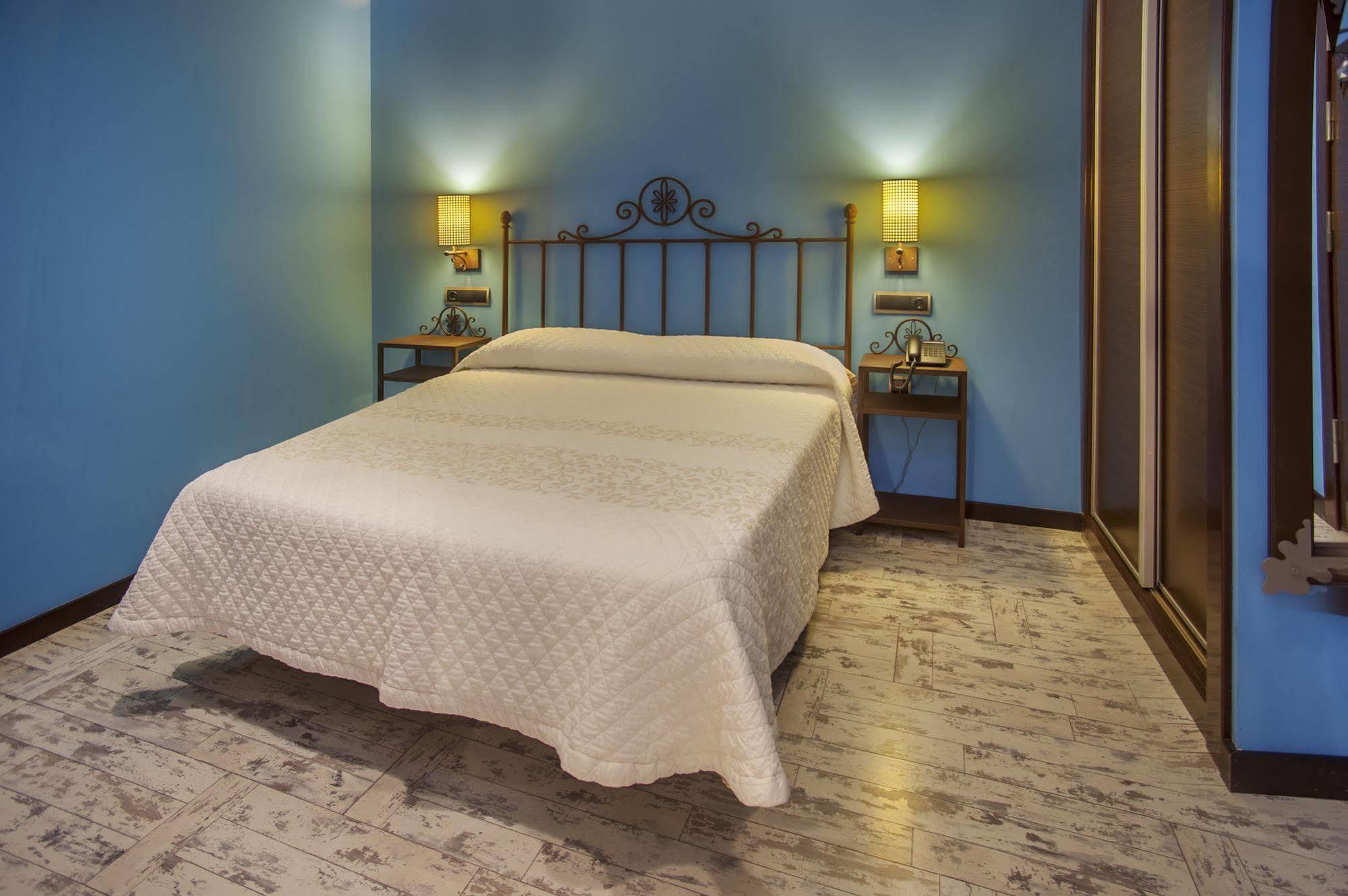 Hotel Moya Honrubia Εξωτερικό φωτογραφία