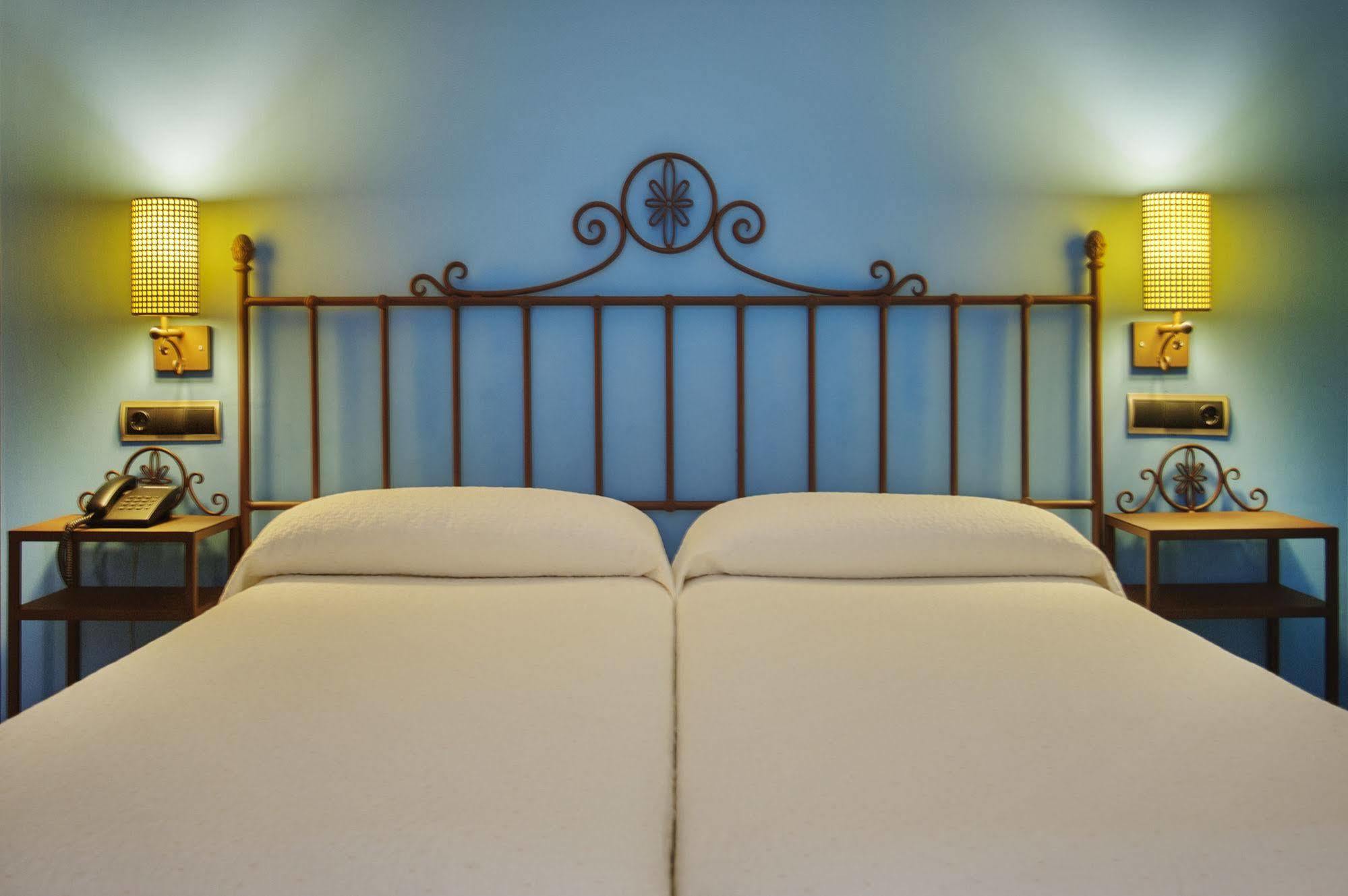 Hotel Moya Honrubia Εξωτερικό φωτογραφία