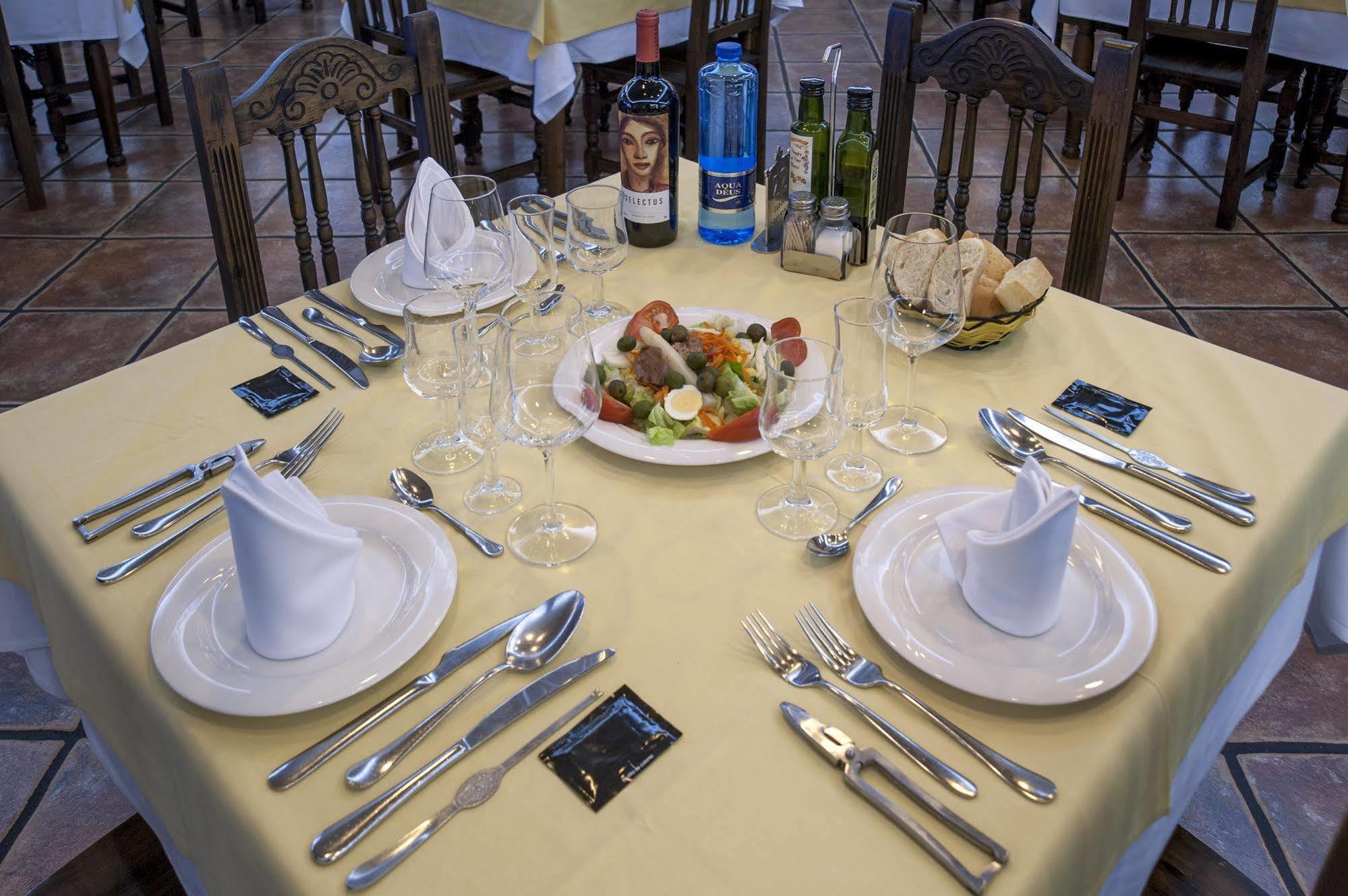 Hotel Moya Honrubia Εξωτερικό φωτογραφία